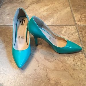 Teal pumps